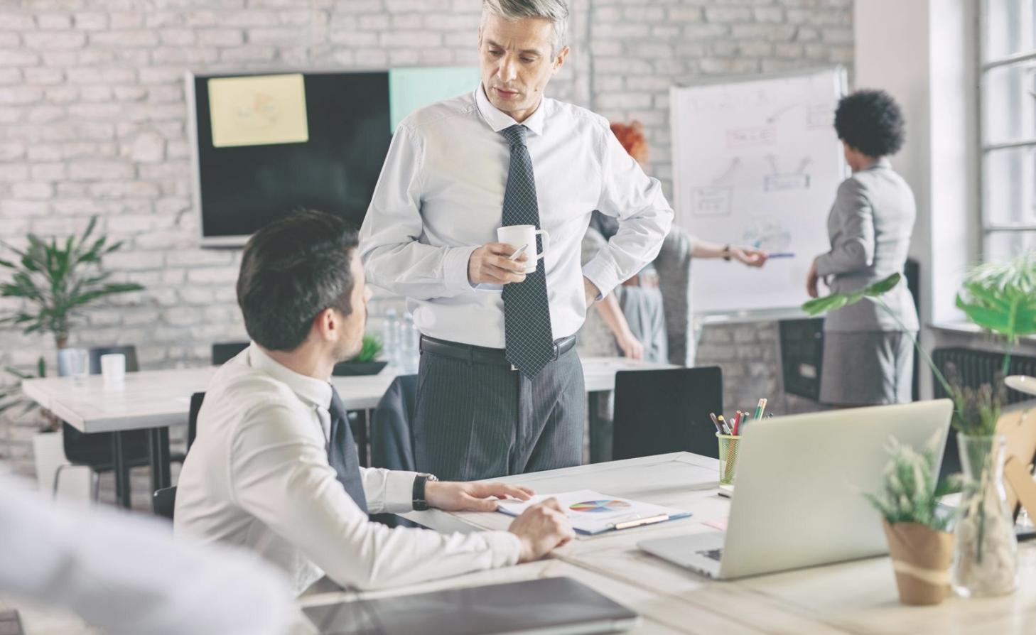 Interface moderne de la plateforme factoriomnivest montrant les nouveaux outils d'apprentissage